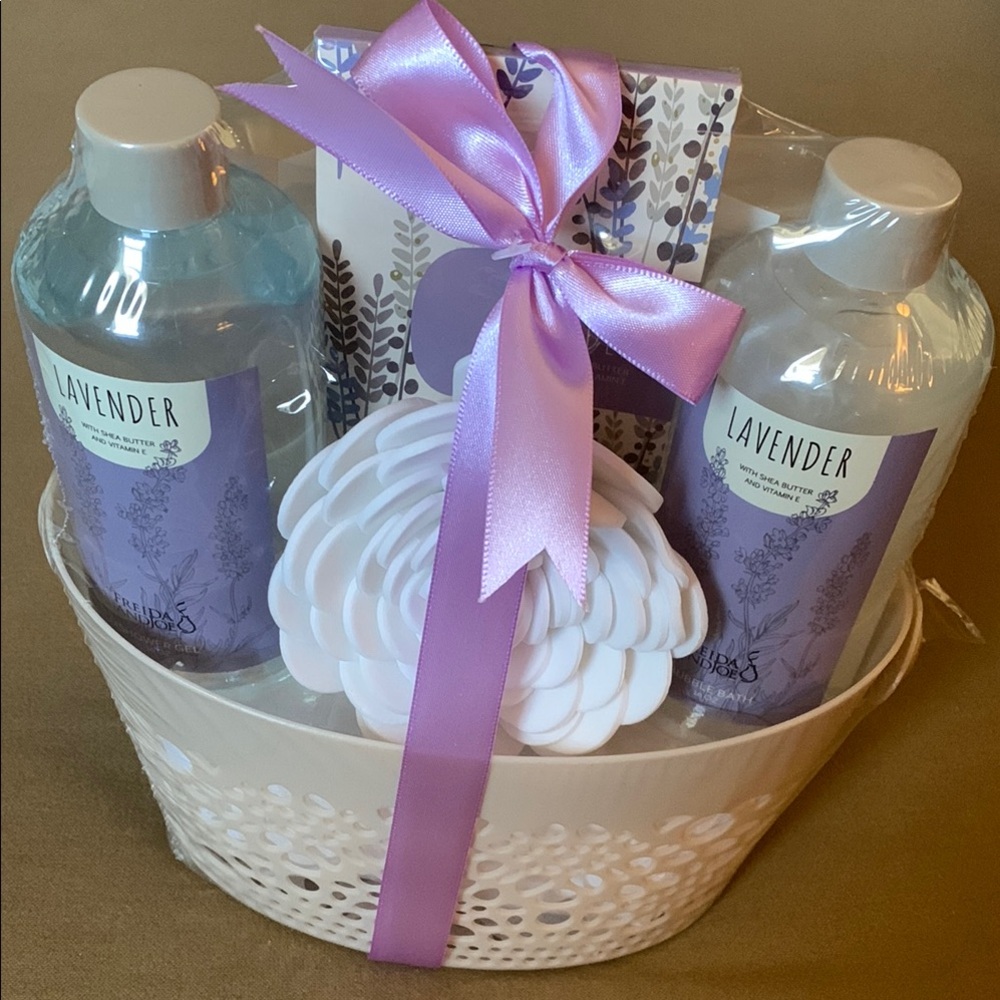 Purple Bath Soak and Bubbles Gift Set